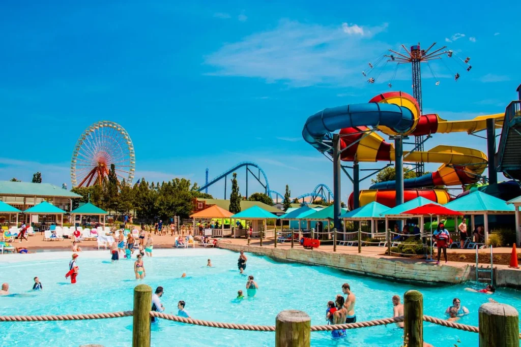Family Wave Lagoon at Hurricane Bay in Kentucky Kingdom