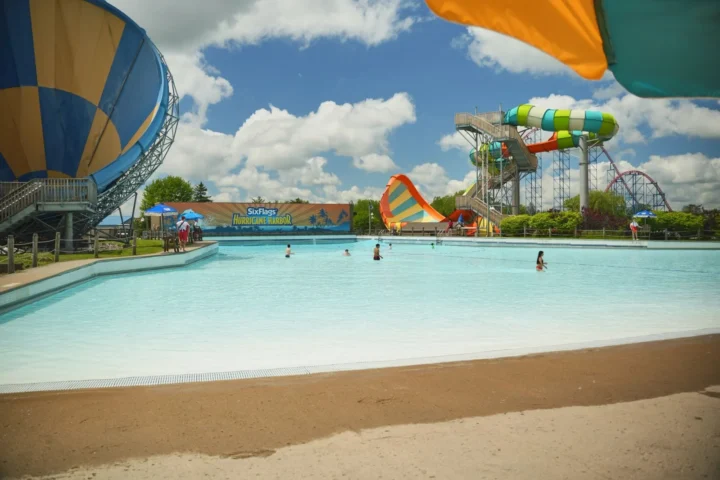 Wave pool at Hurricane Harbor Darien Lake