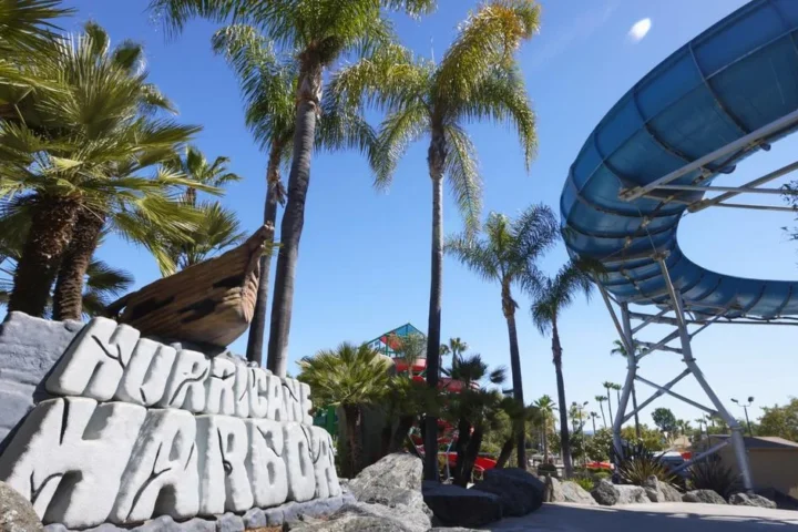 Hurricane Harbor Los Angeles entrance