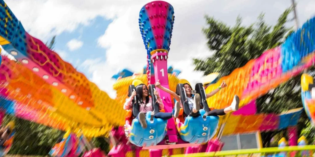 Amusement attractions at Mundo Aventura in Bogotá