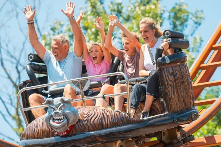 Visitors enjoying Parc Bagatelle