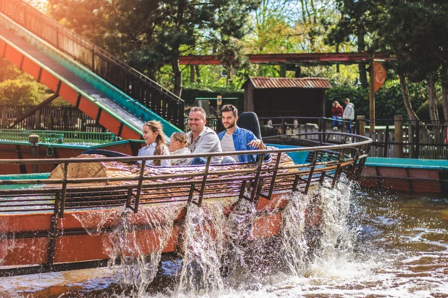 Guests on Ripsaw Falls at Slagharen